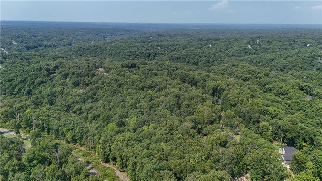 S Cheshnut Drive, Bella Vista, AR 72714