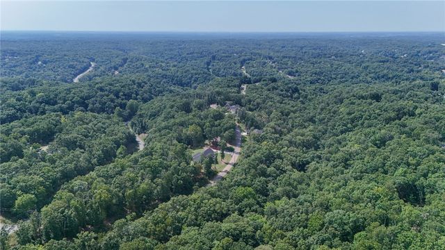 S Cheshnut Drive, Bella Vista, AR 72714