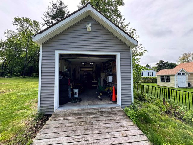 29 Lee Avenue, Manchester, NH 03109