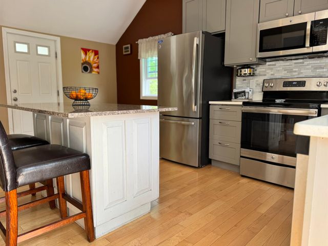 29 Lee Avenue, Manchester, NH 03109