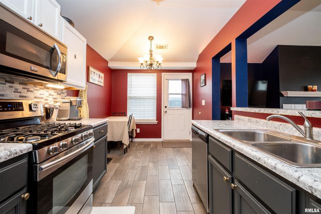 4521 W ROCKWELL Drive, Peoria, IL 61615