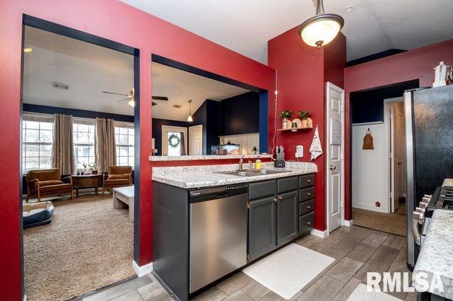 4521 W ROCKWELL Drive, Peoria, IL 61615