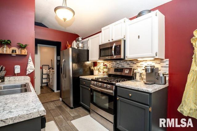 4521 W ROCKWELL Drive, Peoria, IL 61615