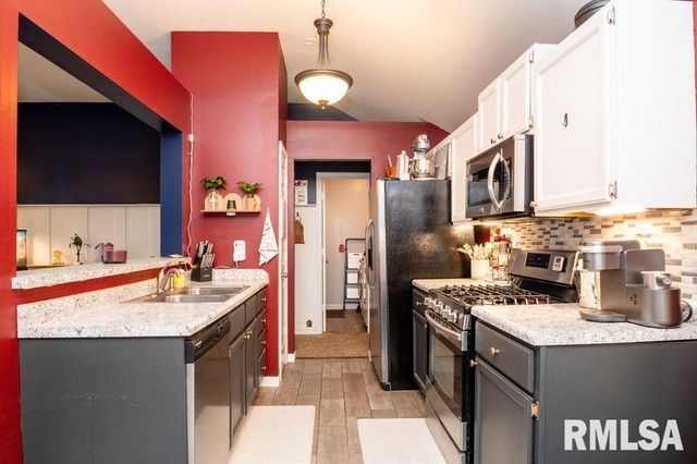 4521 W ROCKWELL Drive, Peoria, IL 61615