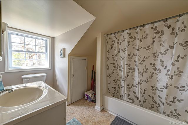 78 Cedar Oaks Avenue, Farmingville, NY 11738