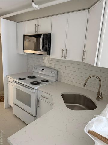 320 Post Avenue 3E, Westbury, NY 11590