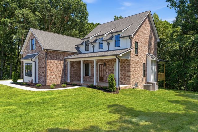 5855 Fisher Grove Rd, Greenbrier, TN 37073