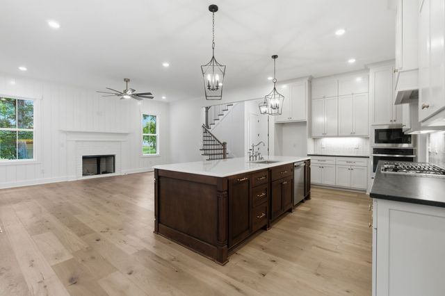 5855 Fisher Grove Rd, Greenbrier, TN 37073