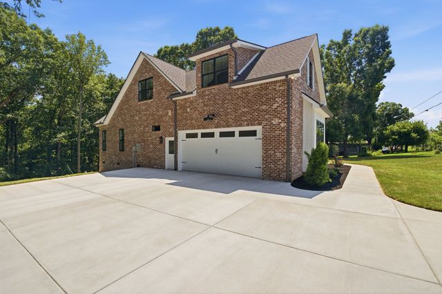 5855 Fisher Grove Rd, Greenbrier, TN 37073