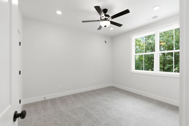 5855 Fisher Grove Rd, Greenbrier, TN 37073