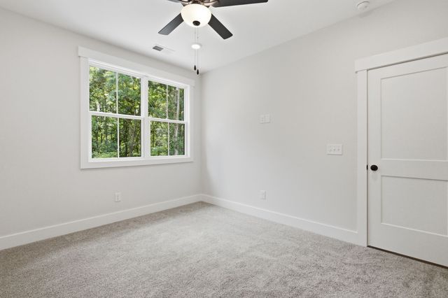 5855 Fisher Grove Rd, Greenbrier, TN 37073