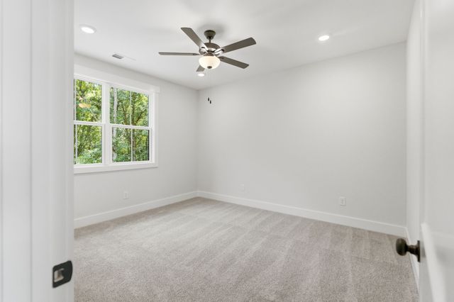 5855 Fisher Grove Rd, Greenbrier, TN 37073