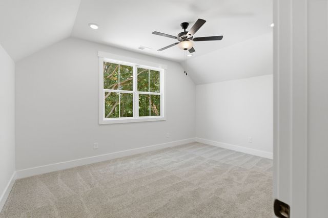 5855 Fisher Grove Rd, Greenbrier, TN 37073