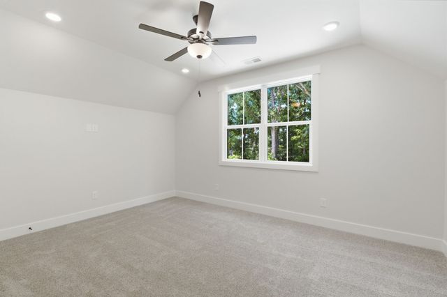 5855 Fisher Grove Rd, Greenbrier, TN 37073