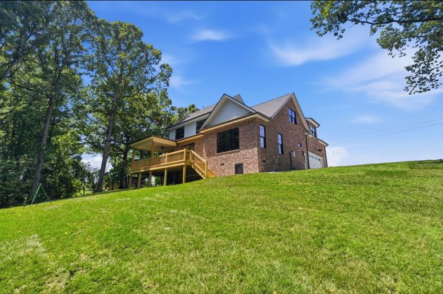 5855 Fisher Grove Rd, Greenbrier, TN 37073