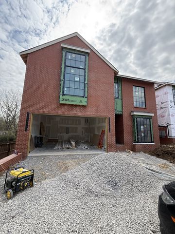 1131 Maplehurst Ln, Nashville, TN 37204