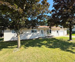 305 E Crocker Street, Fox Lake, WI 53933