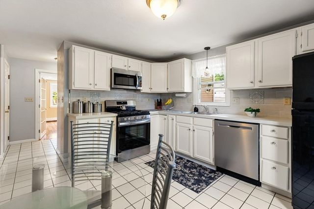 19 Altoona Rd, Dedham, MA 02026