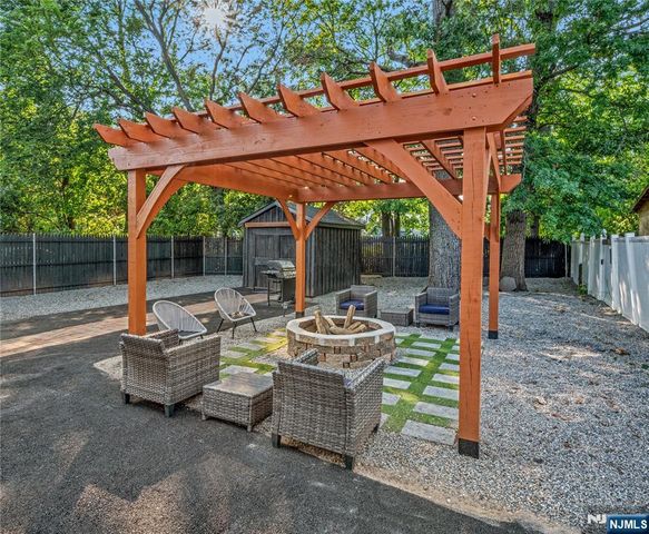 9 Byrne Street, Hackensack, NJ 07601