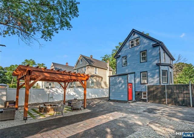 9 Byrne Street, Hackensack, NJ 07601