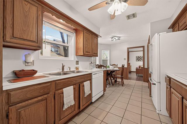 9 Arlington Street, Conroe, TX 77301