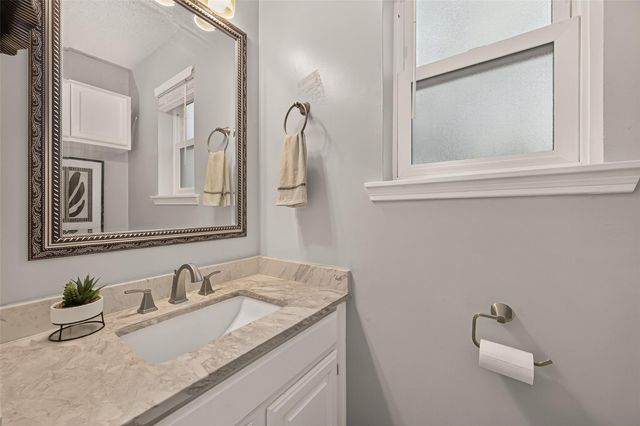 9 Arlington Street, Conroe, TX 77301