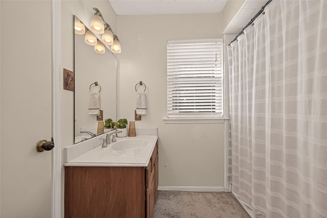 9 Arlington Street, Conroe, TX 77301