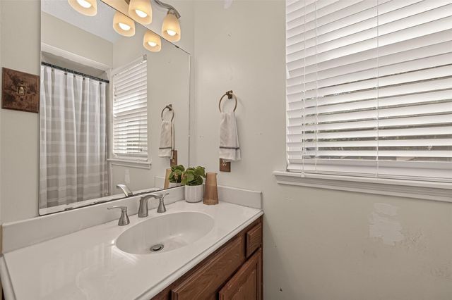 9 Arlington Street, Conroe, TX 77301
