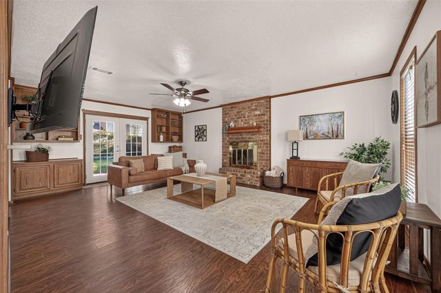 9 Arlington Street, Conroe, TX 77301