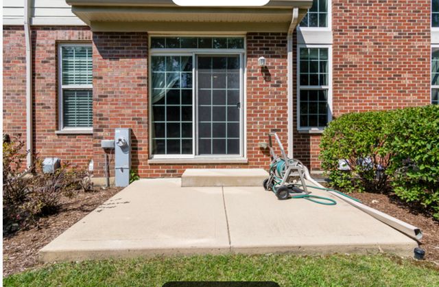 10S449 Carrington Circle, Burr Ridge, IL 60527