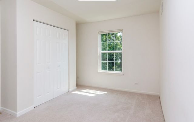 10S449 Carrington Circle, Burr Ridge, IL 60527