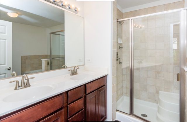 10S449 Carrington Circle, Burr Ridge, IL 60527