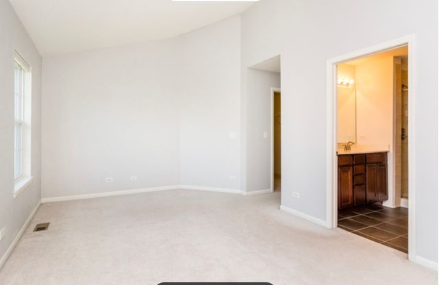 10S449 Carrington Circle, Burr Ridge, IL 60527