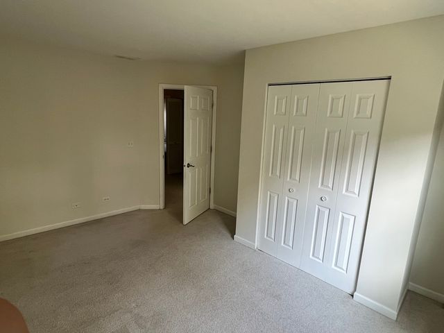 10S449 Carrington Circle, Burr Ridge, IL 60527