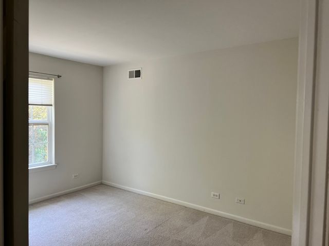 10S449 Carrington Circle, Burr Ridge, IL 60527