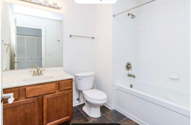 10S449 Carrington Circle, Burr Ridge, IL 60527