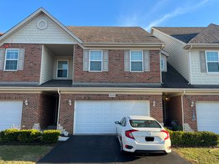 10S449 Carrington Circle, Burr Ridge, IL 60527