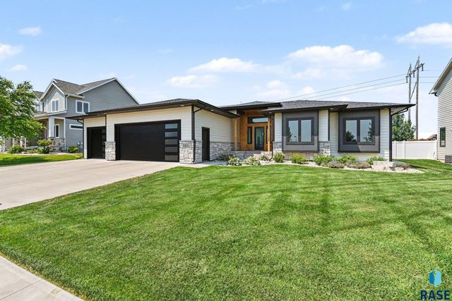 2500 W 95th St Street, Sioux Falls, SD 57108