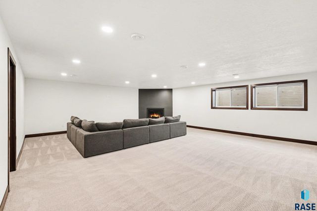 2500 W 95th St Street, Sioux Falls, SD 57108