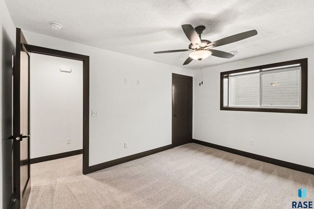 2500 W 95th St Street, Sioux Falls, SD 57108