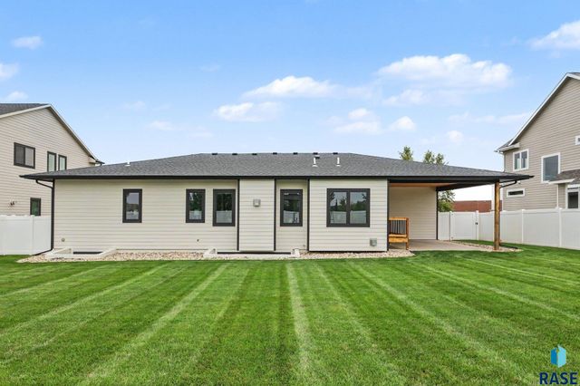2500 W 95th St Street, Sioux Falls, SD 57108
