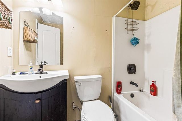 130 Shadow Lake Trail, Newnan, GA 30265