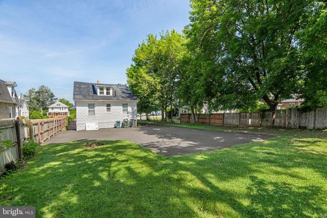 1515 BUTLER PIKE, Plymouth Meeting, PA 19462