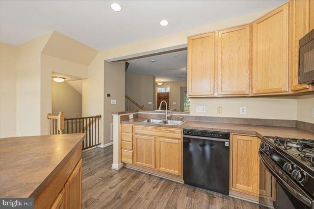 42 PAYNE ST, Charles Town, WV 25414
