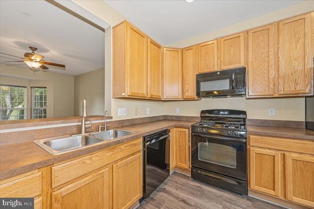 42 PAYNE ST, Charles Town, WV 25414