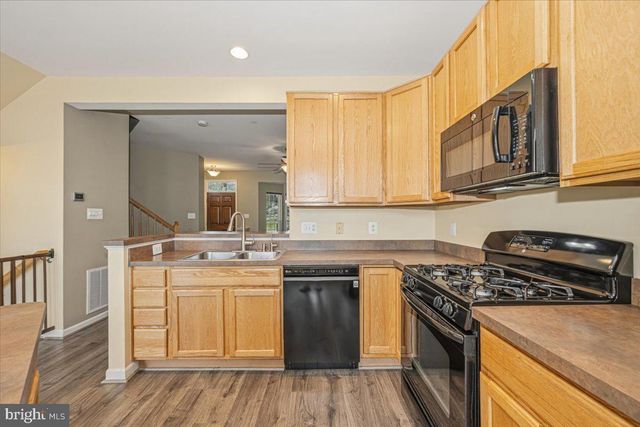 42 PAYNE ST, Charles Town, WV 25414