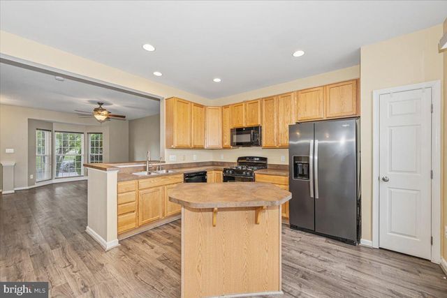 42 PAYNE ST, Charles Town, WV 25414