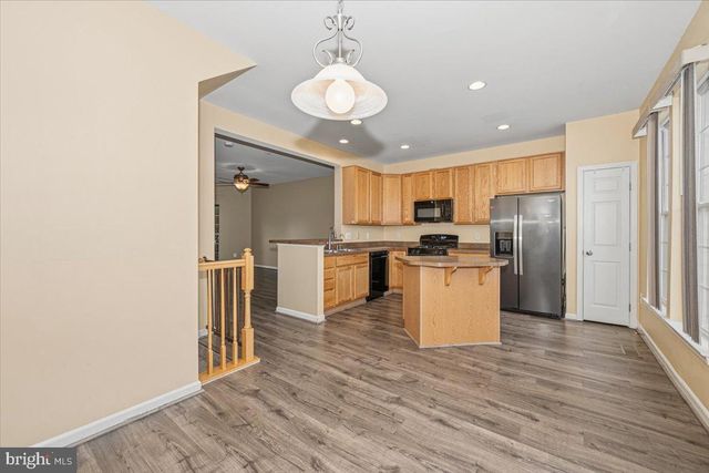 42 PAYNE ST, Charles Town, WV 25414