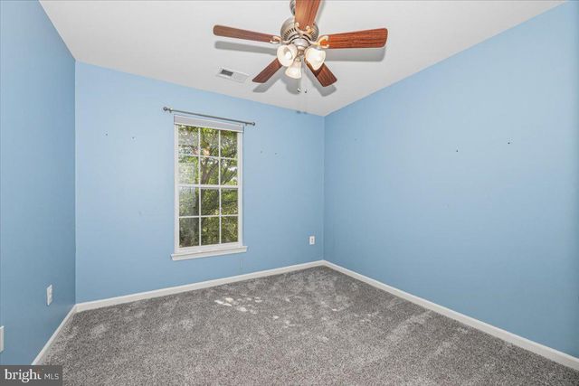 42 PAYNE ST, Charles Town, WV 25414