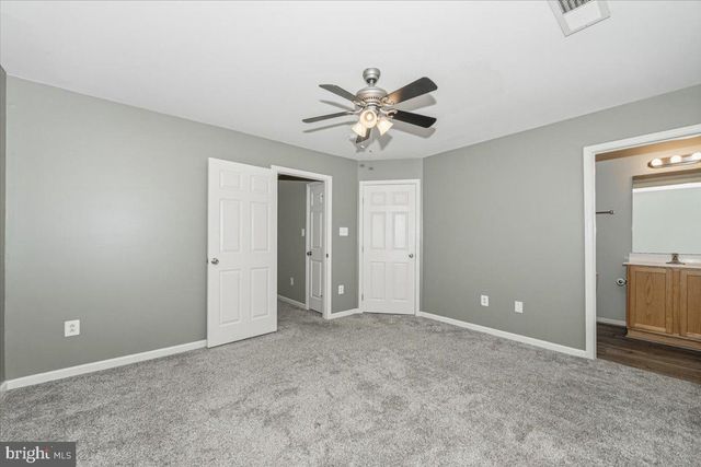 42 PAYNE ST, Charles Town, WV 25414